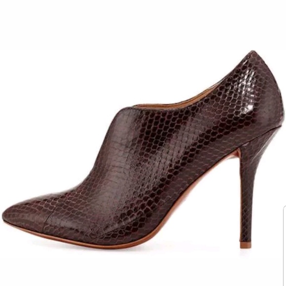 vince camuto vamp